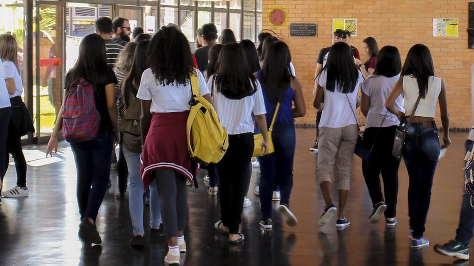 Secretaria Municipal de Educação de Goiânia suspende temporariamente uso de mochilas para estudantes do 5º ano em diante