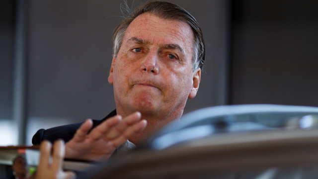 Sob comando de Bolsonaro, Abin espionou políticos, jornalistas e ministros do STF, diz PF