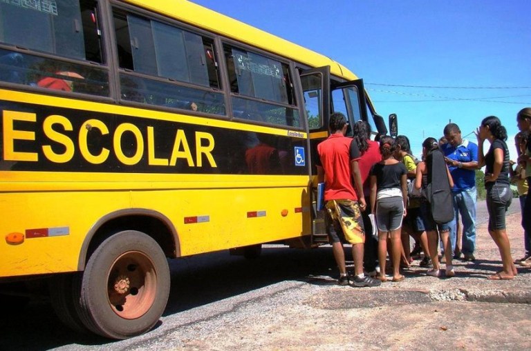 Comissão de Justiça aprova aumento em repasse para transporte escolar no Pernambuco