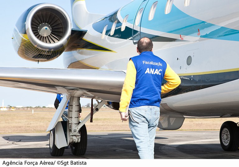 Projeto permite que Anac autorize o transporte aéreo individual de passageiros