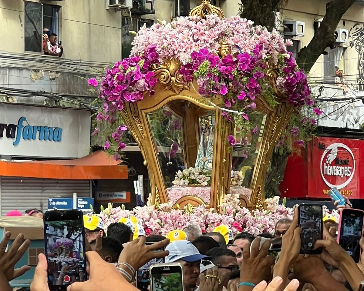 Romaria do Círio dura mais de 4 horas e atrai mais de 2 milhões de fiéis