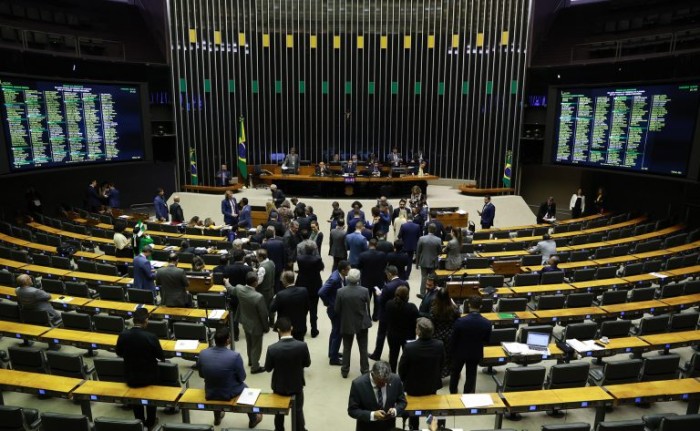 Grupo parlamentar Brasil-Irlanda é aprovado pela Câmara