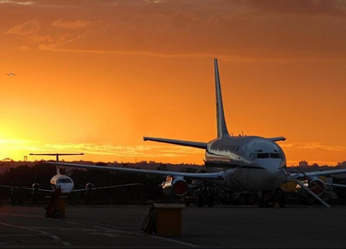 Situação dos aeroportos do Rio pode afetar a economia local, afirma deputado Bebeto