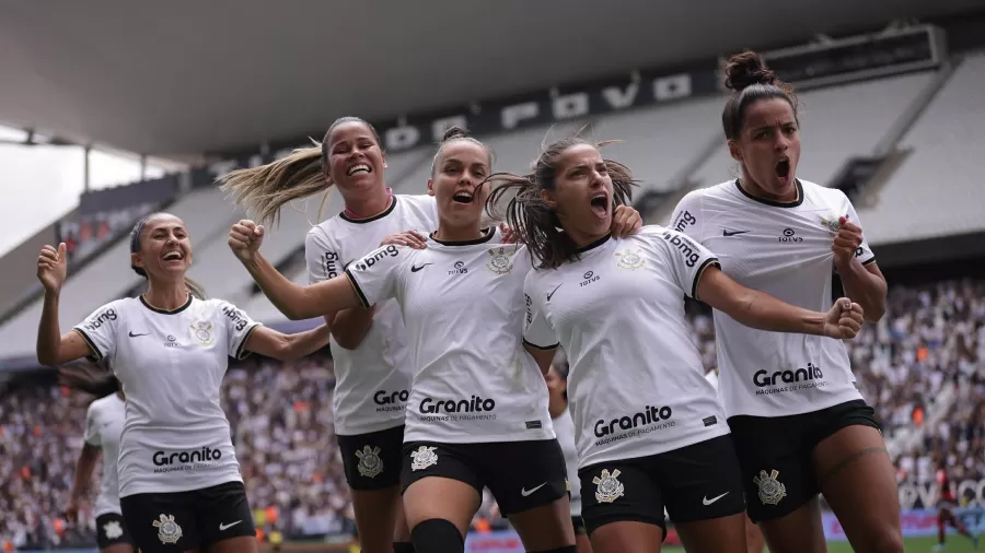 PL da Câmara garante meia-entrada em jogos de futebol às mulheres