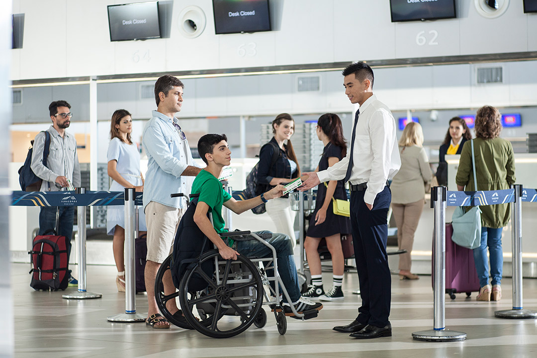 Aeroportos podem ser obrigados a fornecer cadeira de rodas às pessoas com deficiência