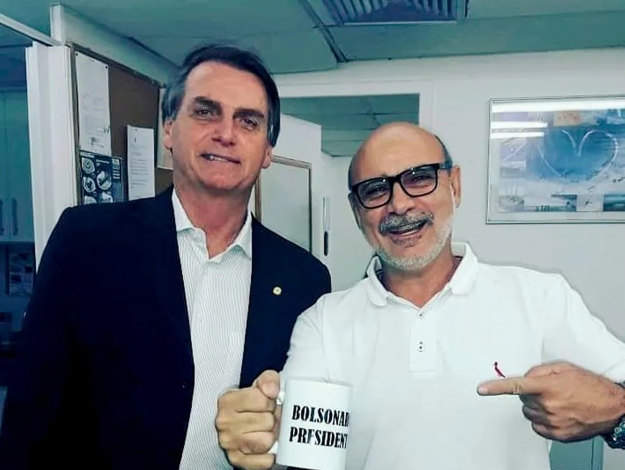 “Castigo vem a cavalo”, declara Queiroz acerca da ingratidão da família Bolsonaro