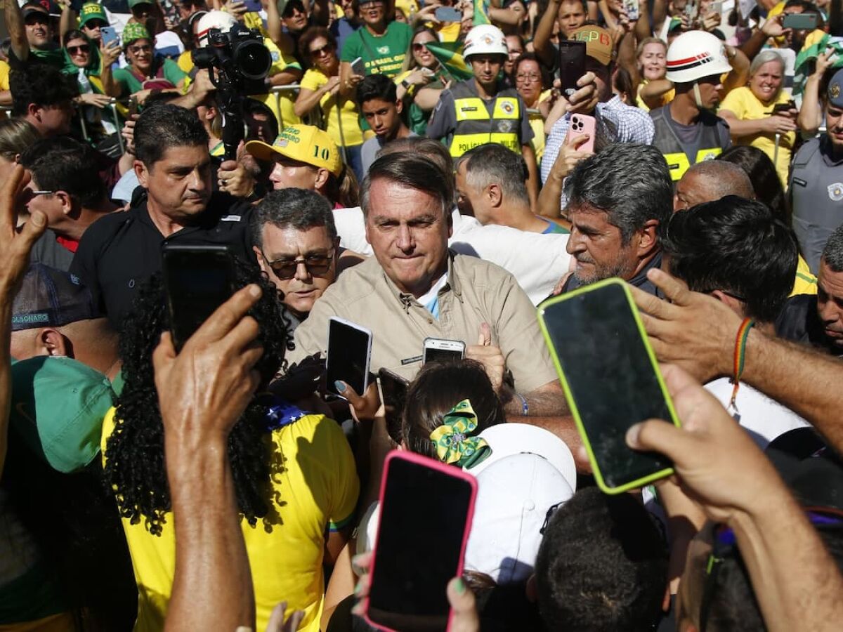 Bolsonaro faz carreata em Ribeirão Preto antes da Agrishow