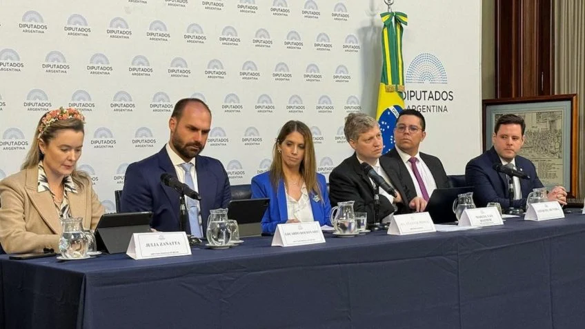 Deputados da direita foram ao Congresso argentino falar de censura no Brasil