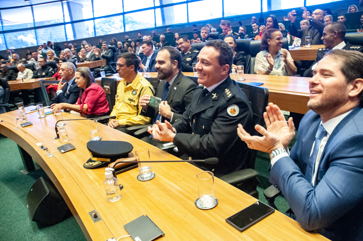 CLDF realiza sessão solene em homenagem aos Conselhos Comunitários de Segurança