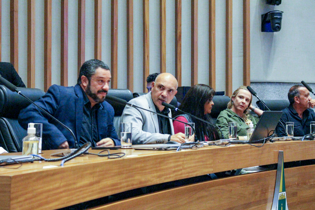 Em sessão solene na CLDF, o direito à moradia é pauta de discussão